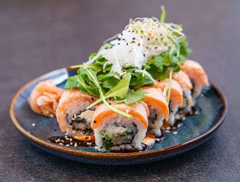 30. Seared salmon 10 pcs.
