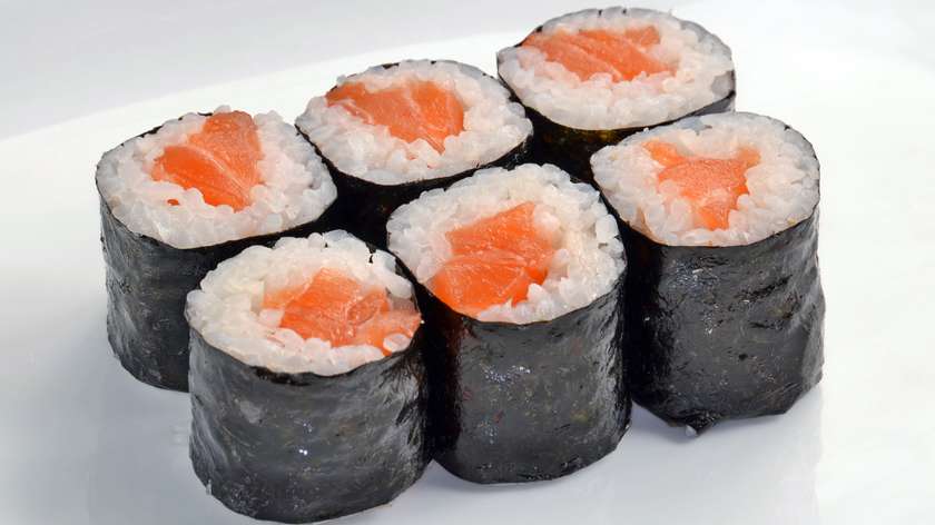 Maki with salmon 6 pcs.