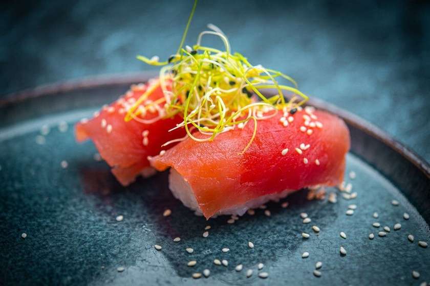 15. Tuna nigiri 2 pcs