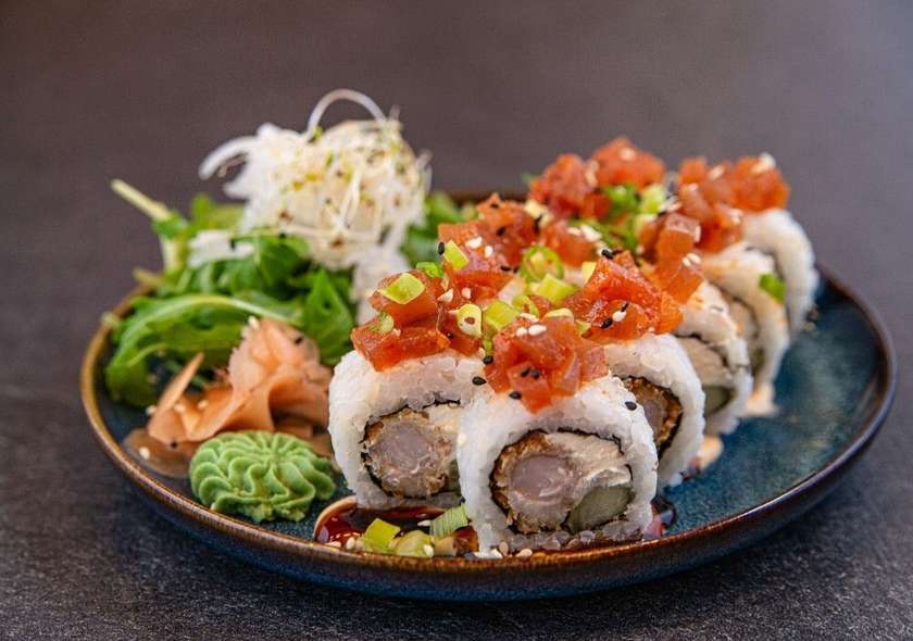 40. Spicy tuna and shrimp 10 pcs