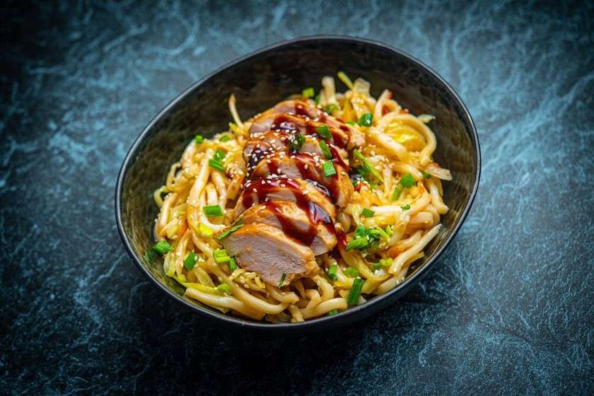 38. Udon noodles with chicken