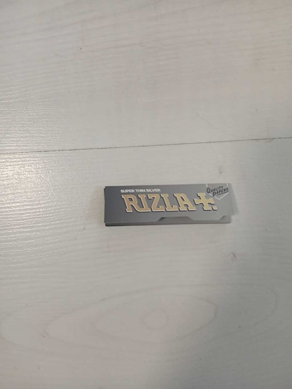 Rizla+ Silver Paper 50 Sheets