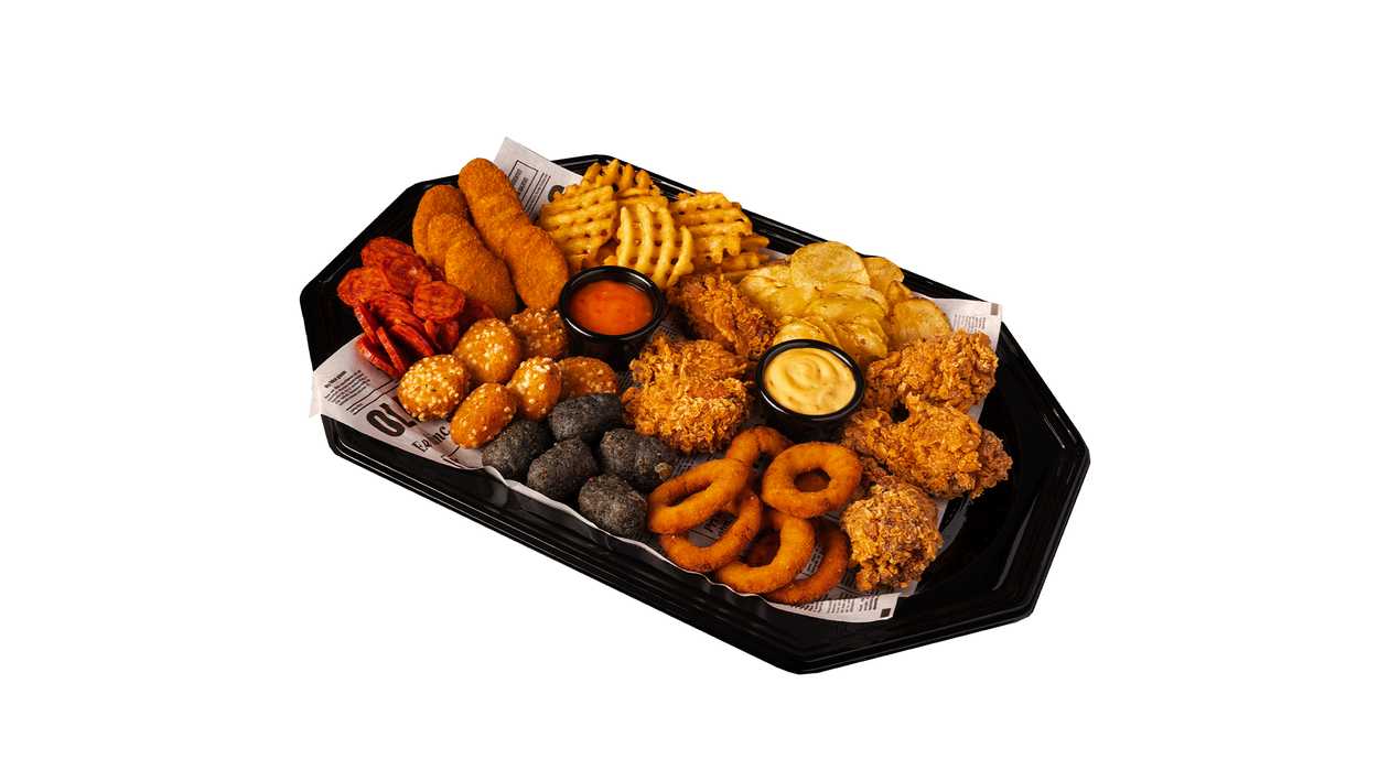 Snack tray for 4-6 people.