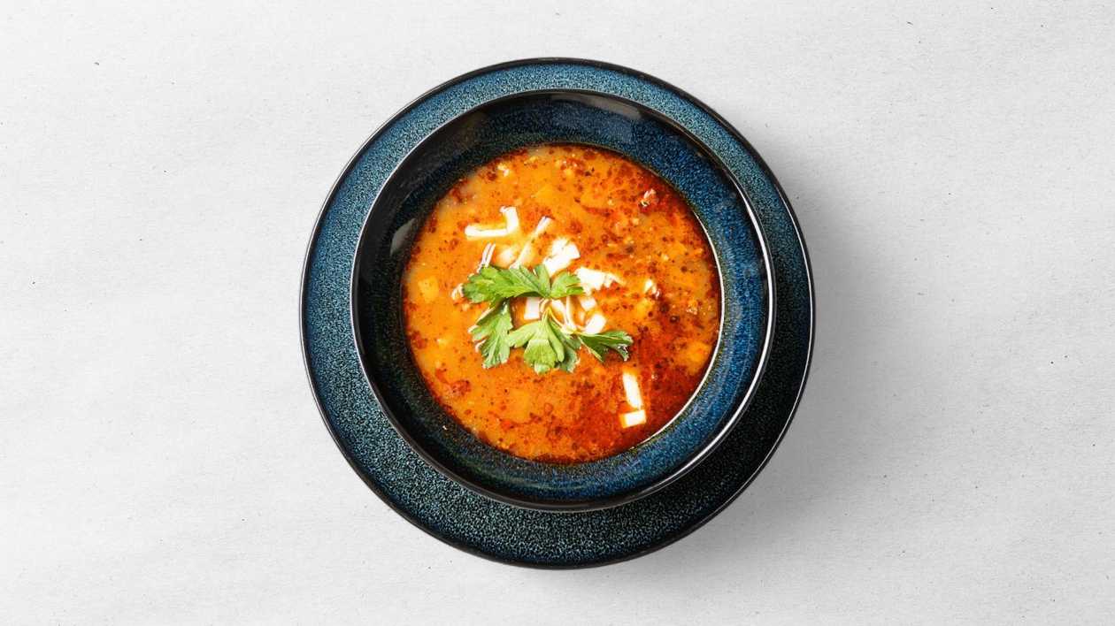 0,25l Fazuľová polievka, široké rezance, chlieb