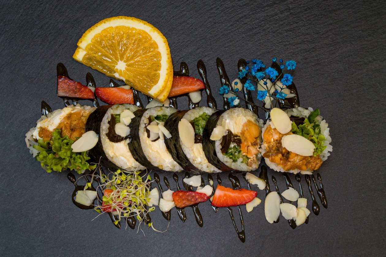 Futomaki ŁOSOŚ GRILLOWANY | 6 szt