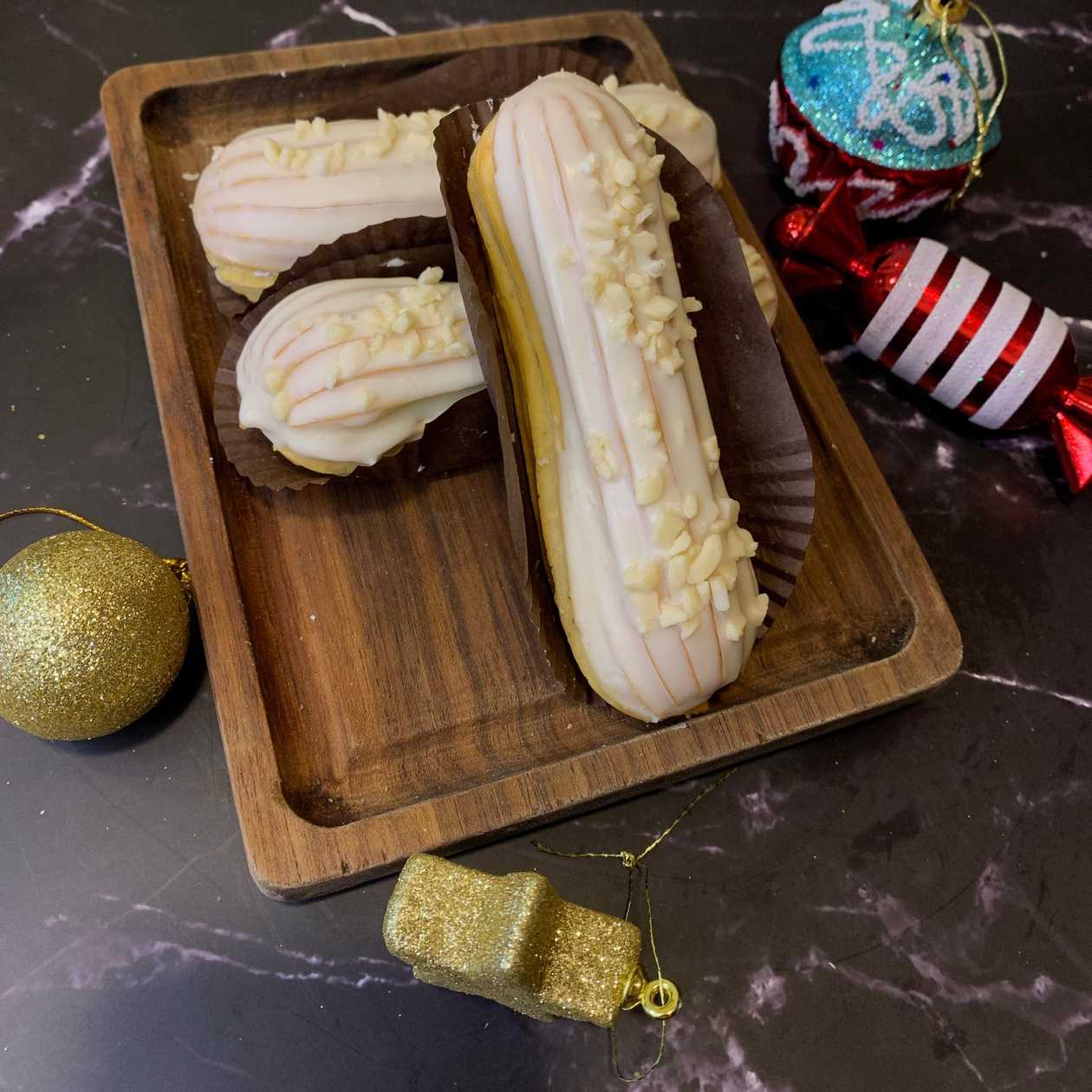 Eclair with White Chocolate