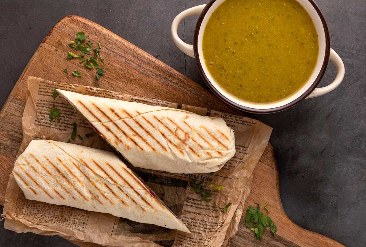 ⭐️ Adas + Falafel wrap