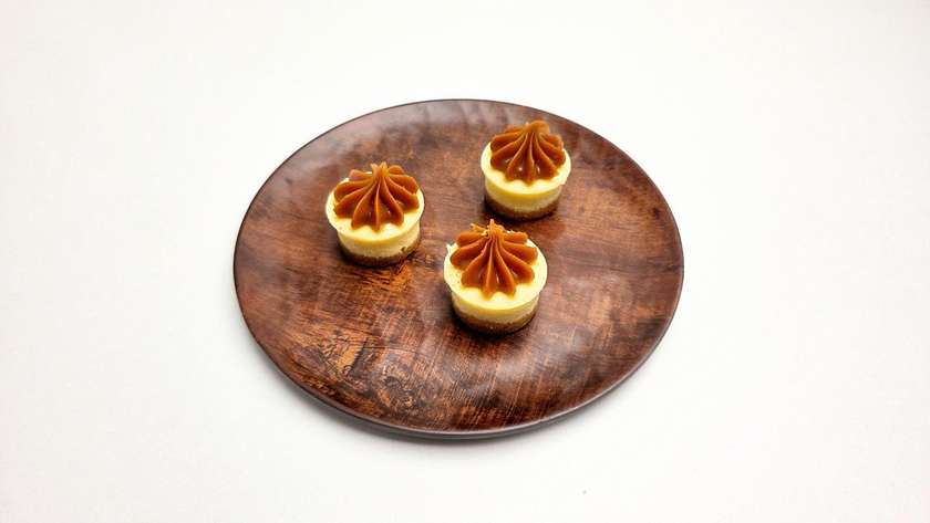 Mini Cheesecake with Caramel (3 Pieces)