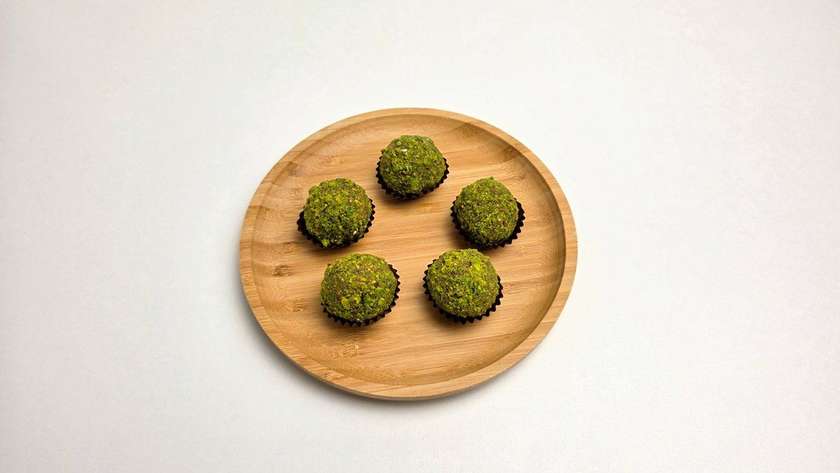 Sweet Energy Bomb with Pistachios (5 Pieces)