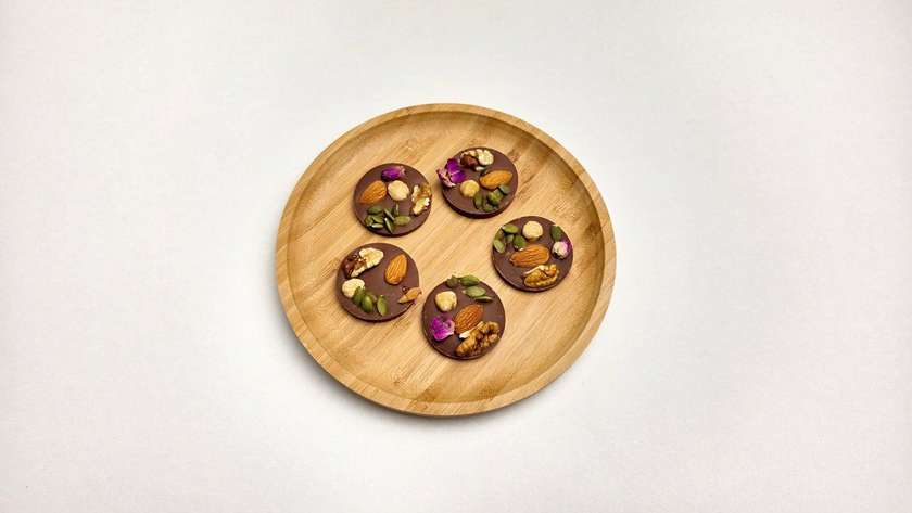 Nut Medallion Dark (5 Pieces)