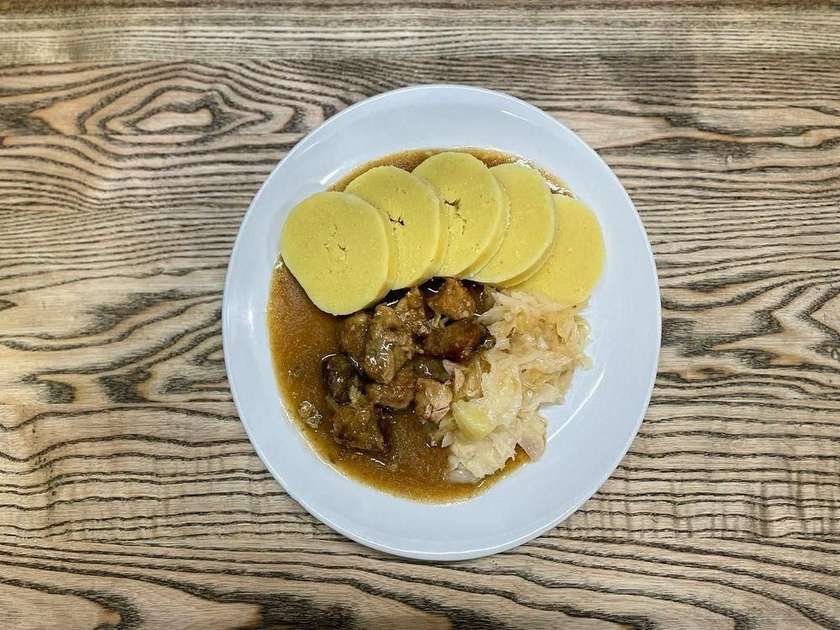 Vepřové výpečky se zelím