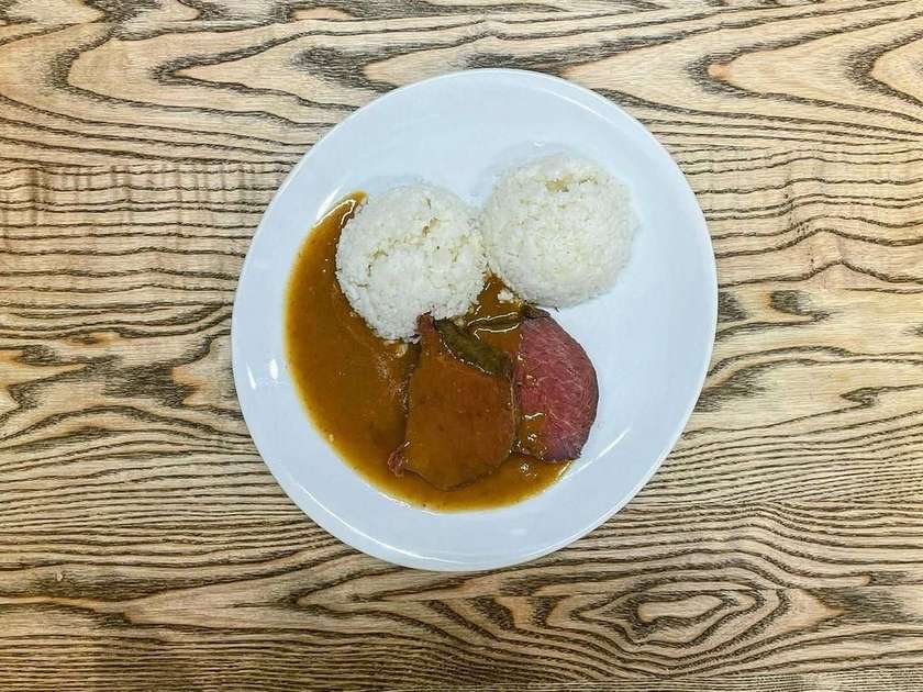 Hovězí pečeně na slanině