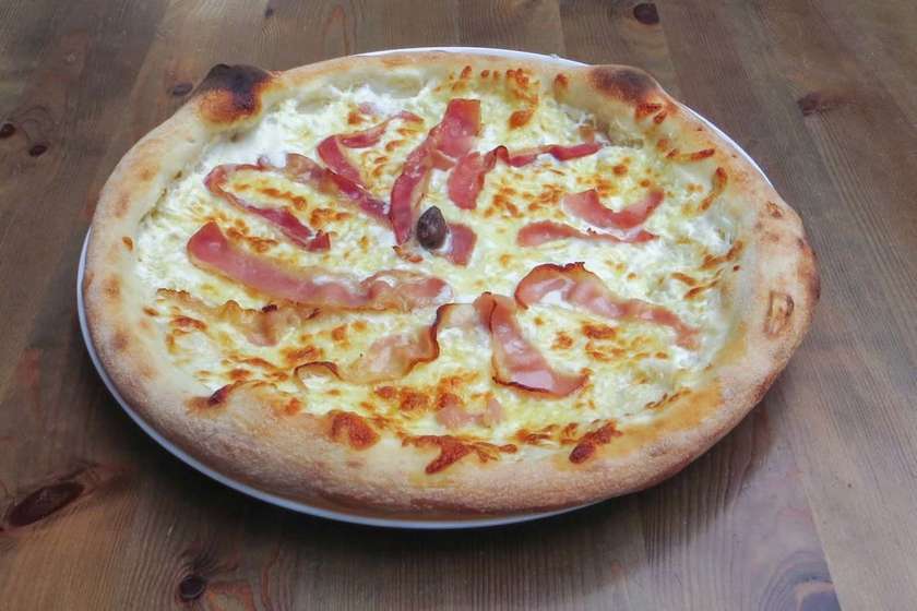 Pizza Bacon and Cheeses