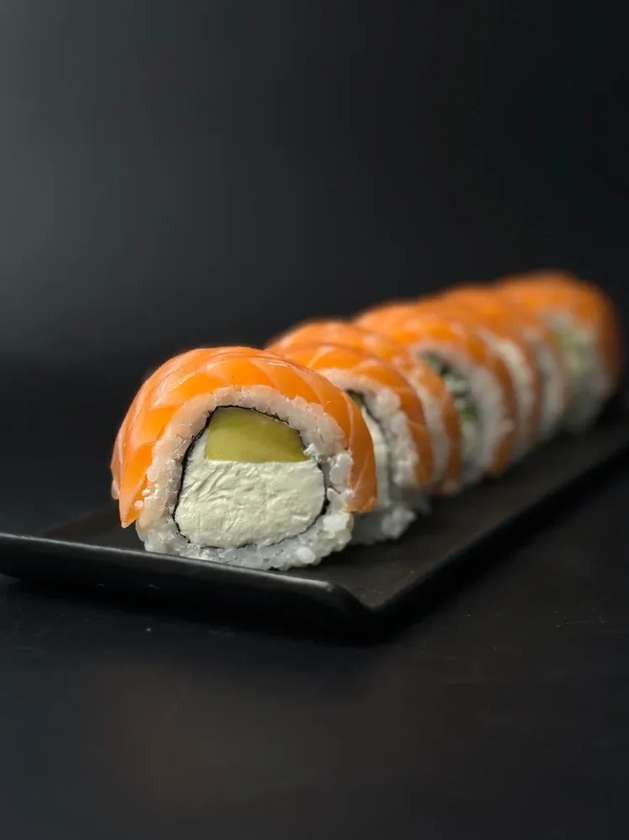 Philadelphia Roll with Salmon and Mango XL