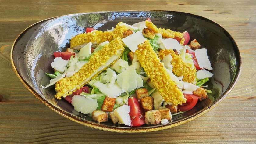 Green Salad with Crispy Chicken