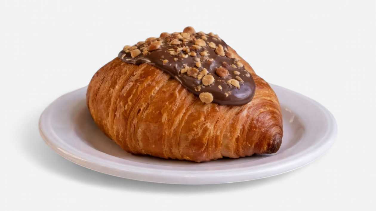 Croissant with homemade Nutella (–50% sugar)