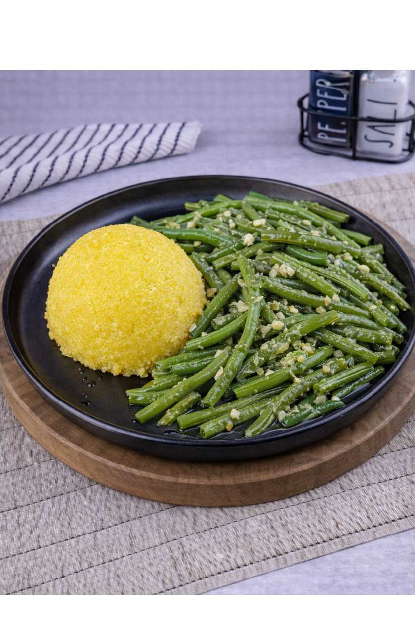 Green Beans with Garlic and Polenta
