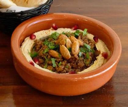 Hummus w lahmeh