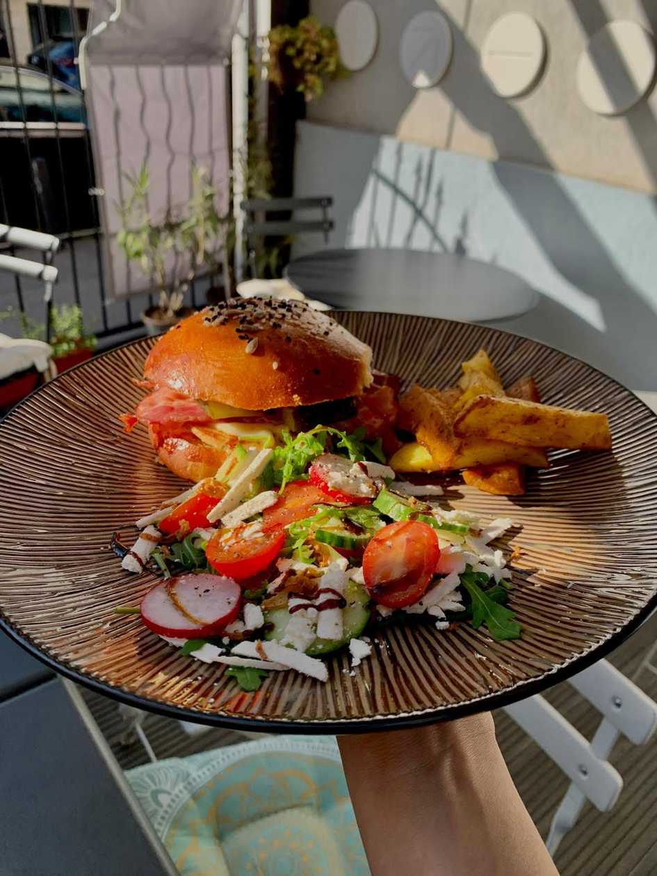 SOUP OF THE DAY AND CHICKEN BURGER MENU