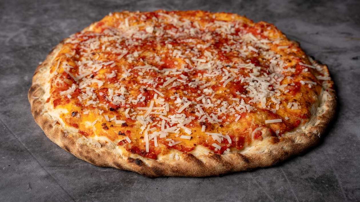 Scacciata Piccante Pizza