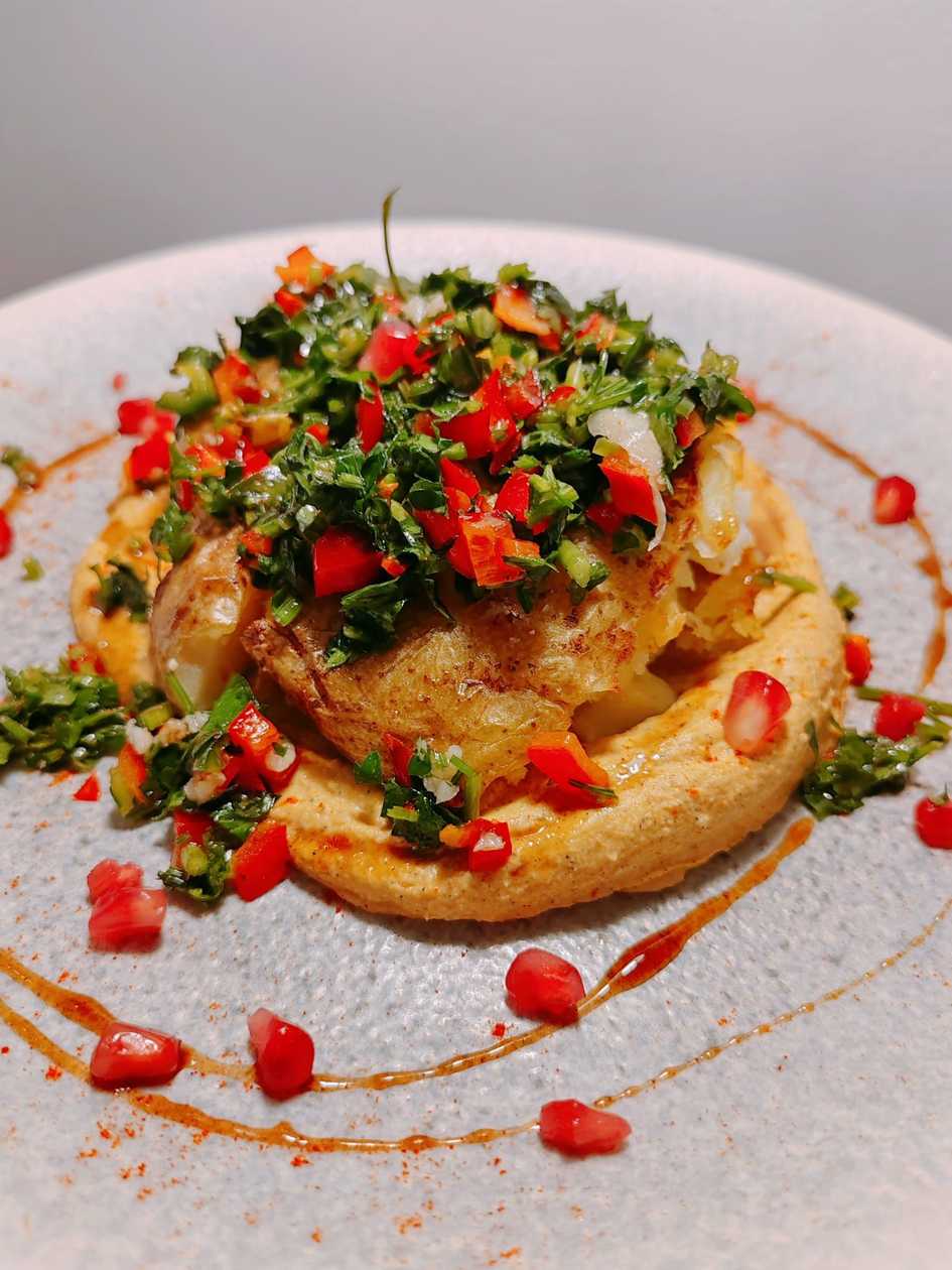 Cartof copt pe pat de tahini