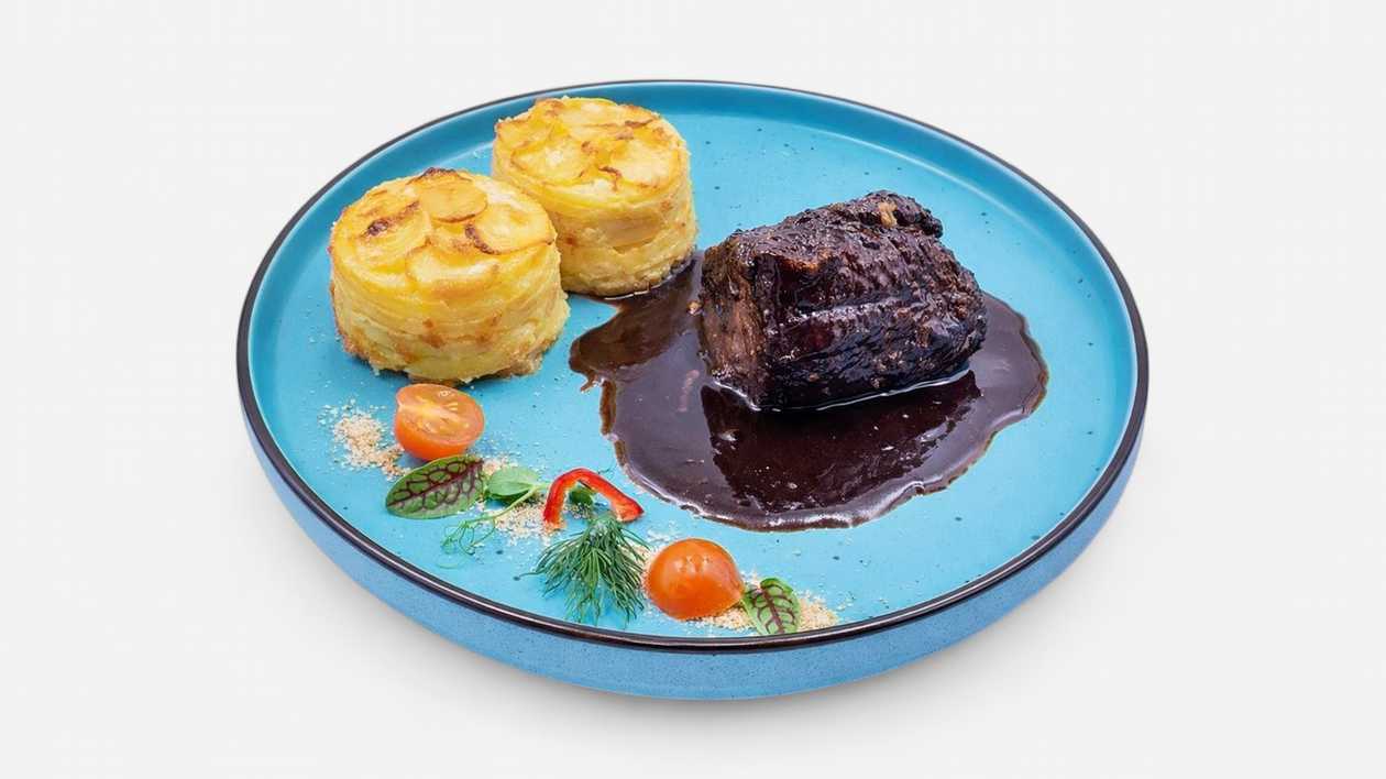 Beef tenderloin with balsamic vinegar and gratin potatoes 400 gr