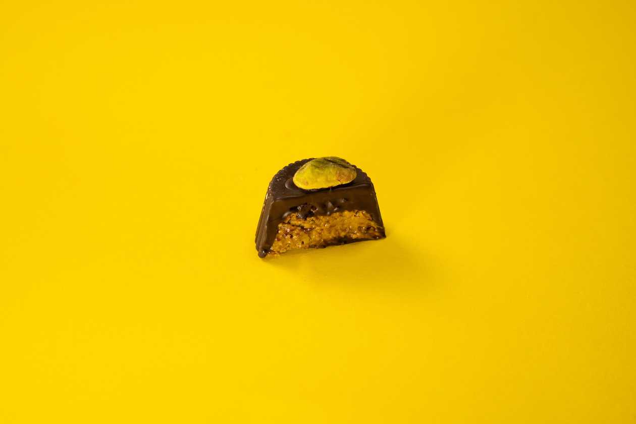 Crunchy Pistachio Filled Bonbons (6 units)