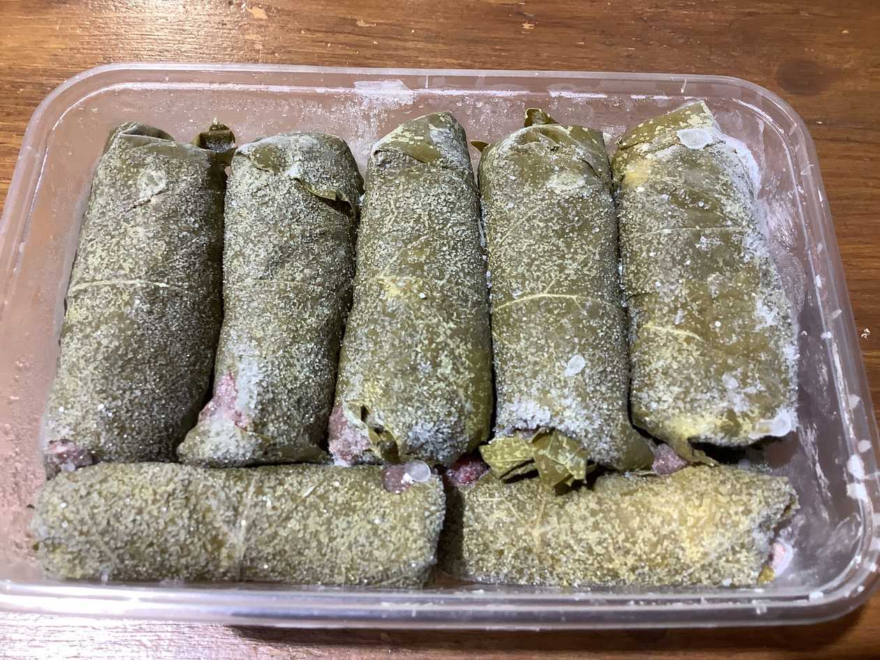 Долма домашнего приготовления с говядиной