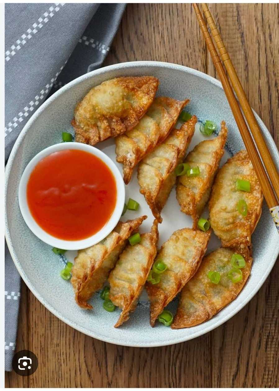 Fried Chicken and Vegetable Dumplings 8pcs