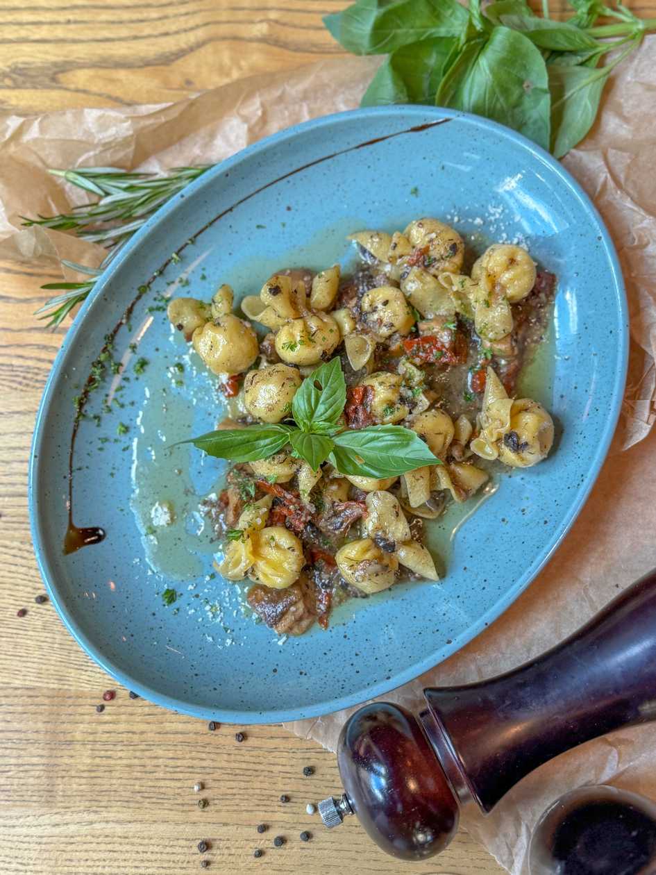 RAVIOLI FAGOTTI AL TARTUFO NERO