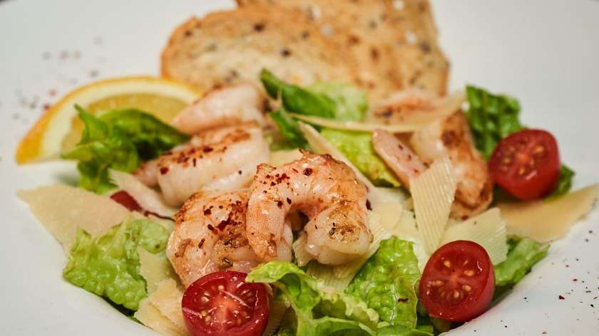 Caesar salad with shripms