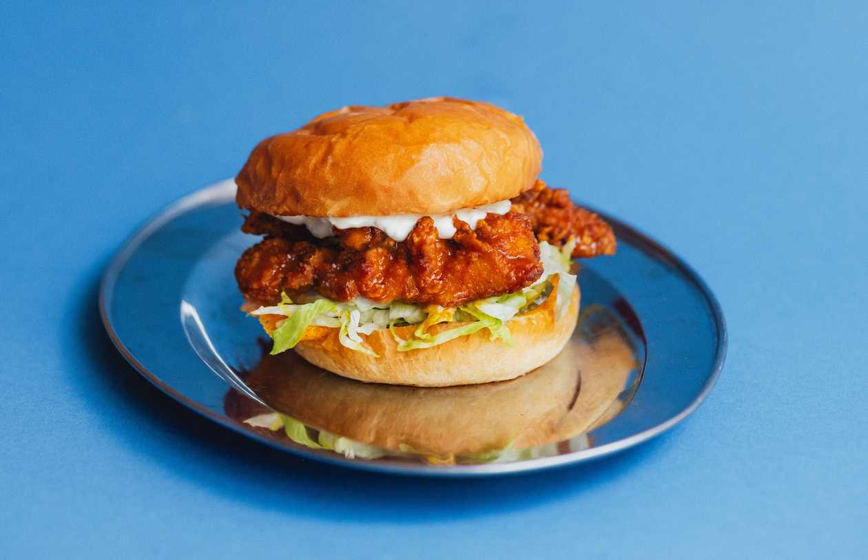 UUS! Piri-sinihallitusjuustu burger 🔥