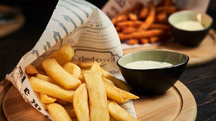 Sweet potato fries with sauce