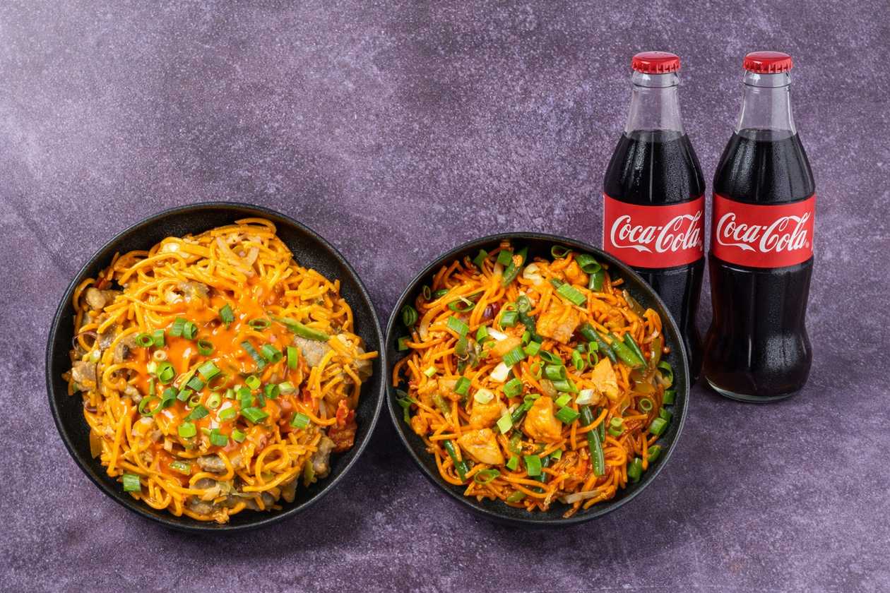 Spicy noodle wok and Coconut curry wok with Drinks