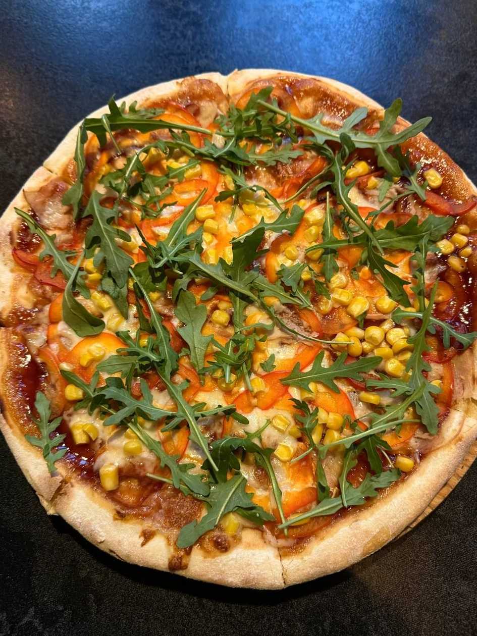 Піца з копченою курячою грудкою