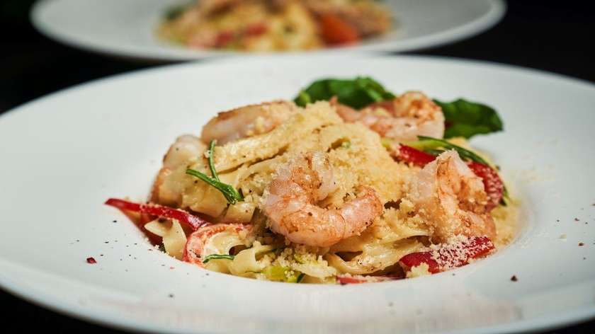 Creamy pasta with shrimps