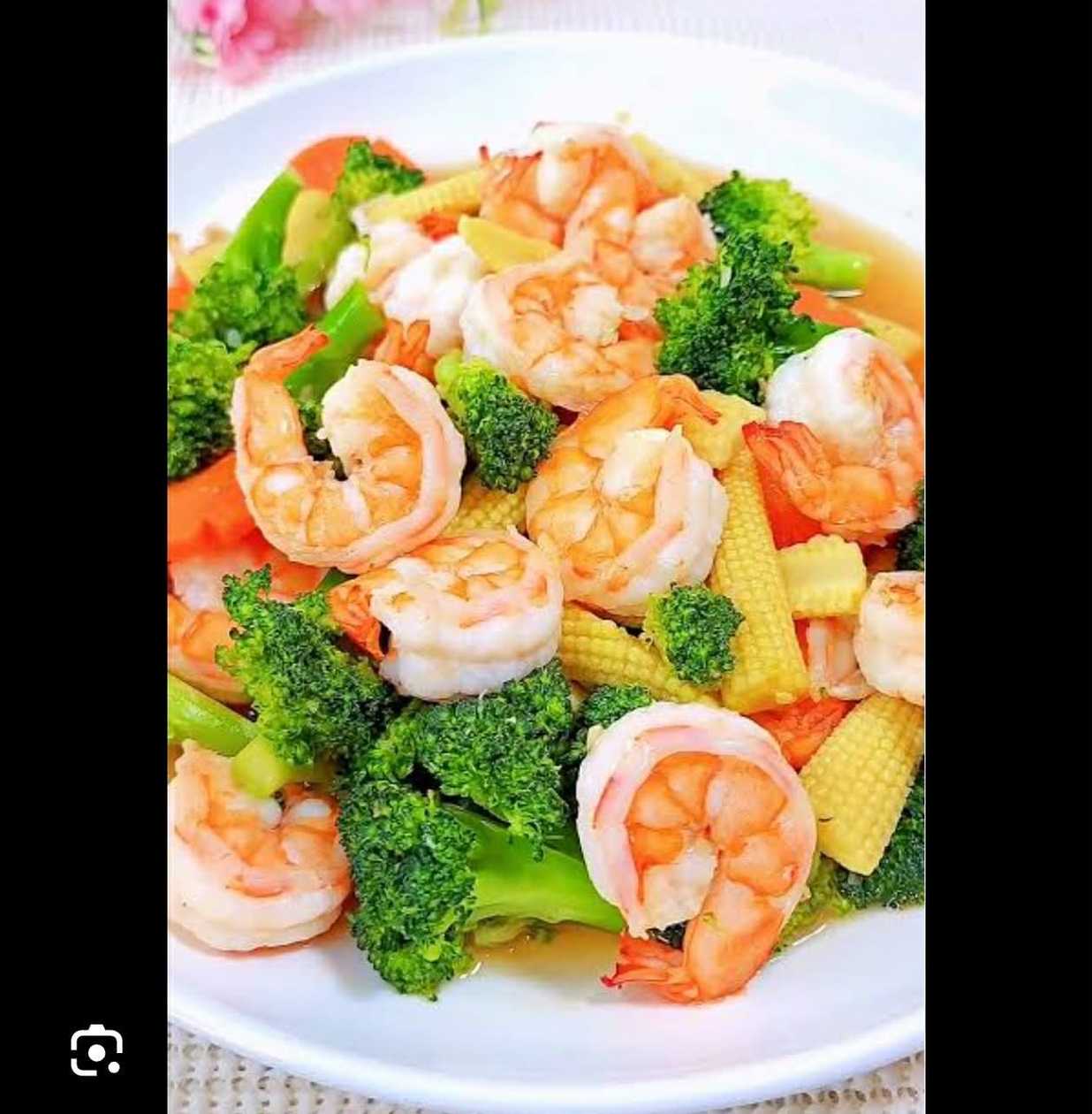 Stir - fried shrimp with broccoli