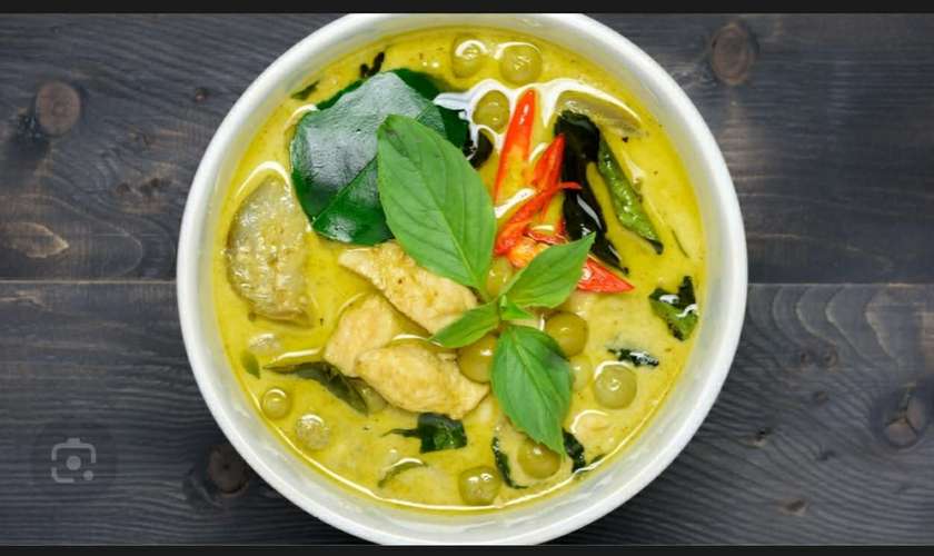 Green curry chicken