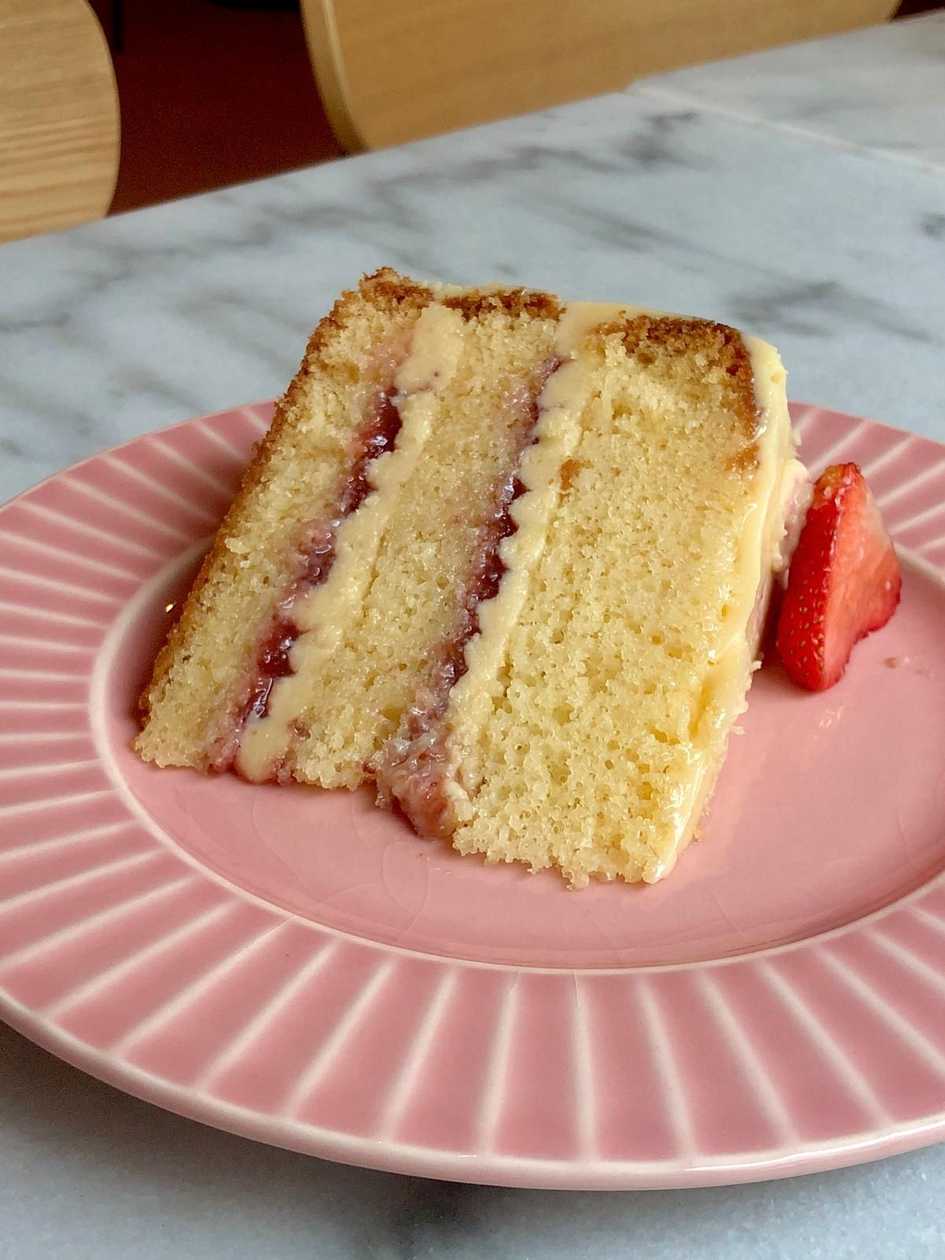 Bolo Nido e   Morango