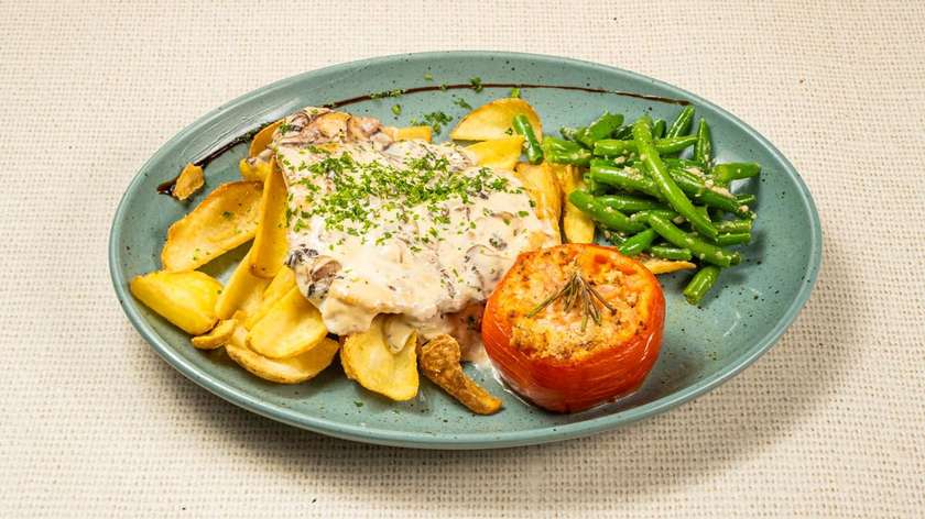 POLLO CON PANNA E FUNGHI