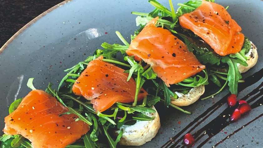 Bruschetta with salmon and feta