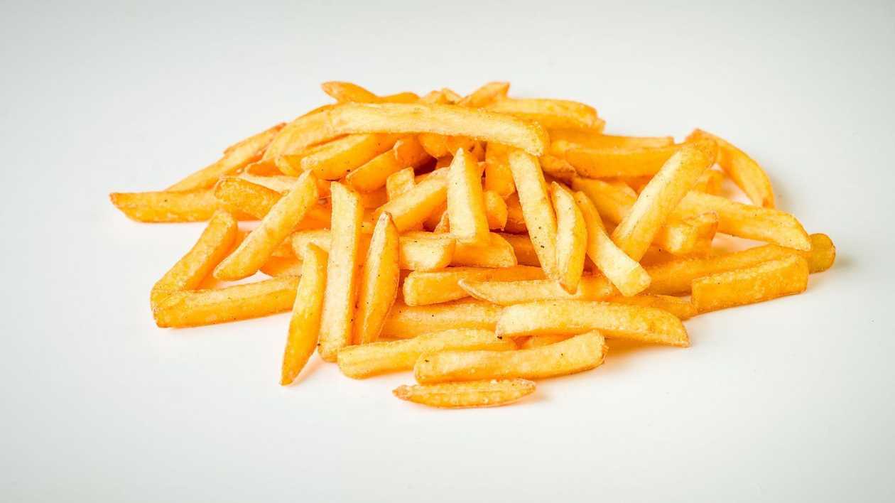 Frī kartupeļi ar mērci