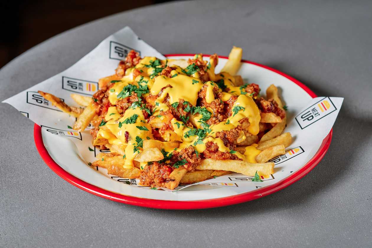 Chilli cheese fries