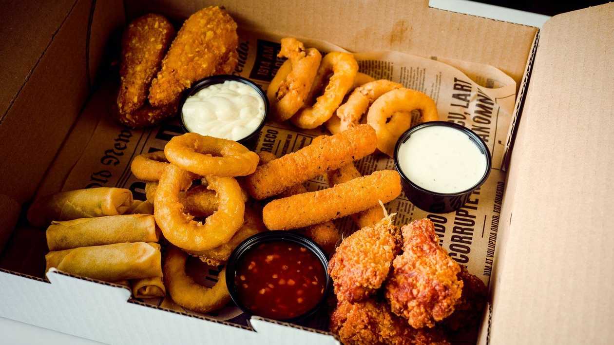 Uzkodu plate (30 gab.) + 3 mērces