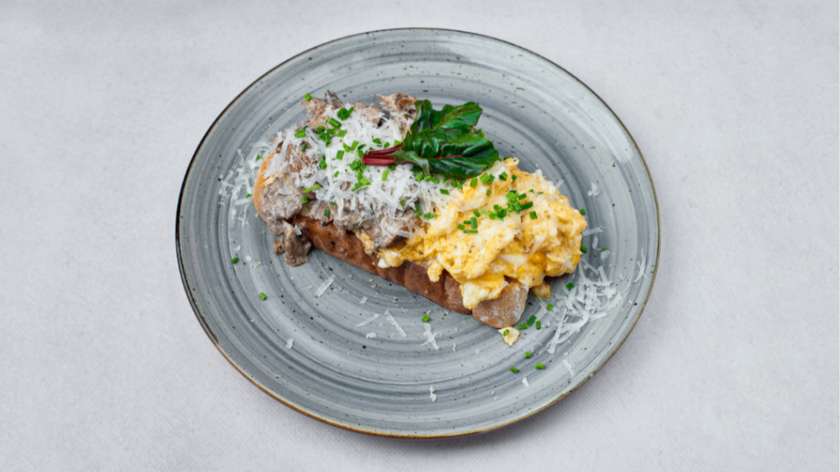 TRUFFLE SCRAMBLE TOAST