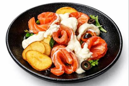 Warm salad with salmon/seafood/tiger prawns