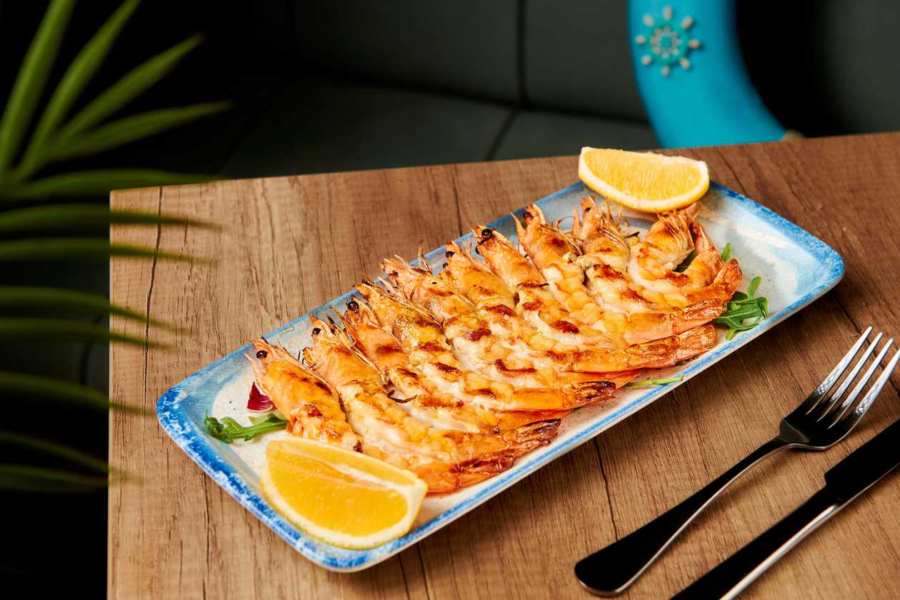 Creveți la gratar cu cartofi