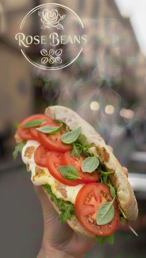 Panino Mozzarella e Pomodoro