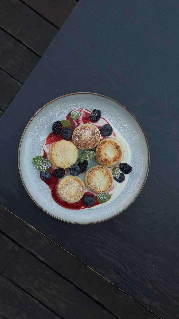 Serniczki with Blueberries and Cream
