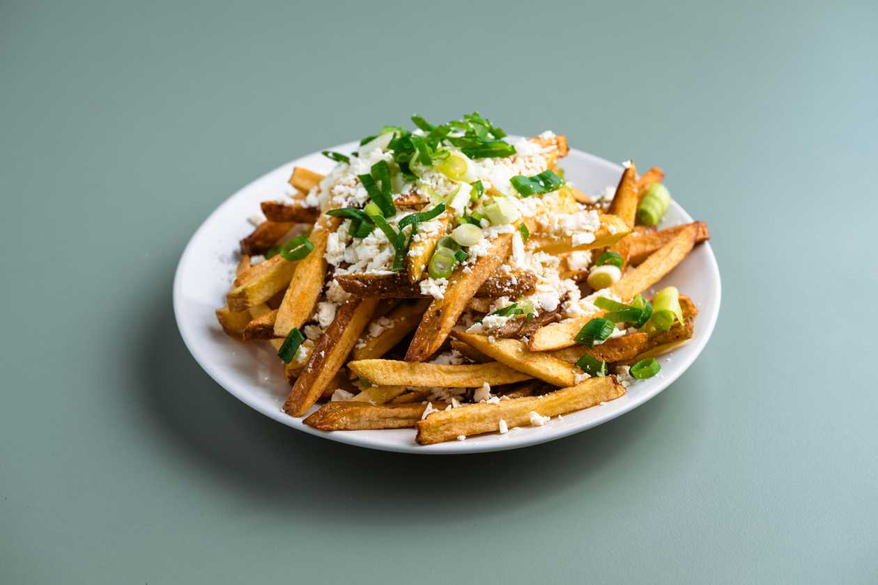 Cartofi Prăjiți Cu Telemea și Ceapă Verde